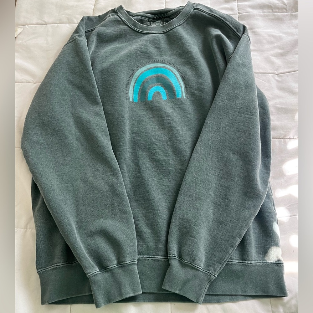 Super cute oversized crewneck!